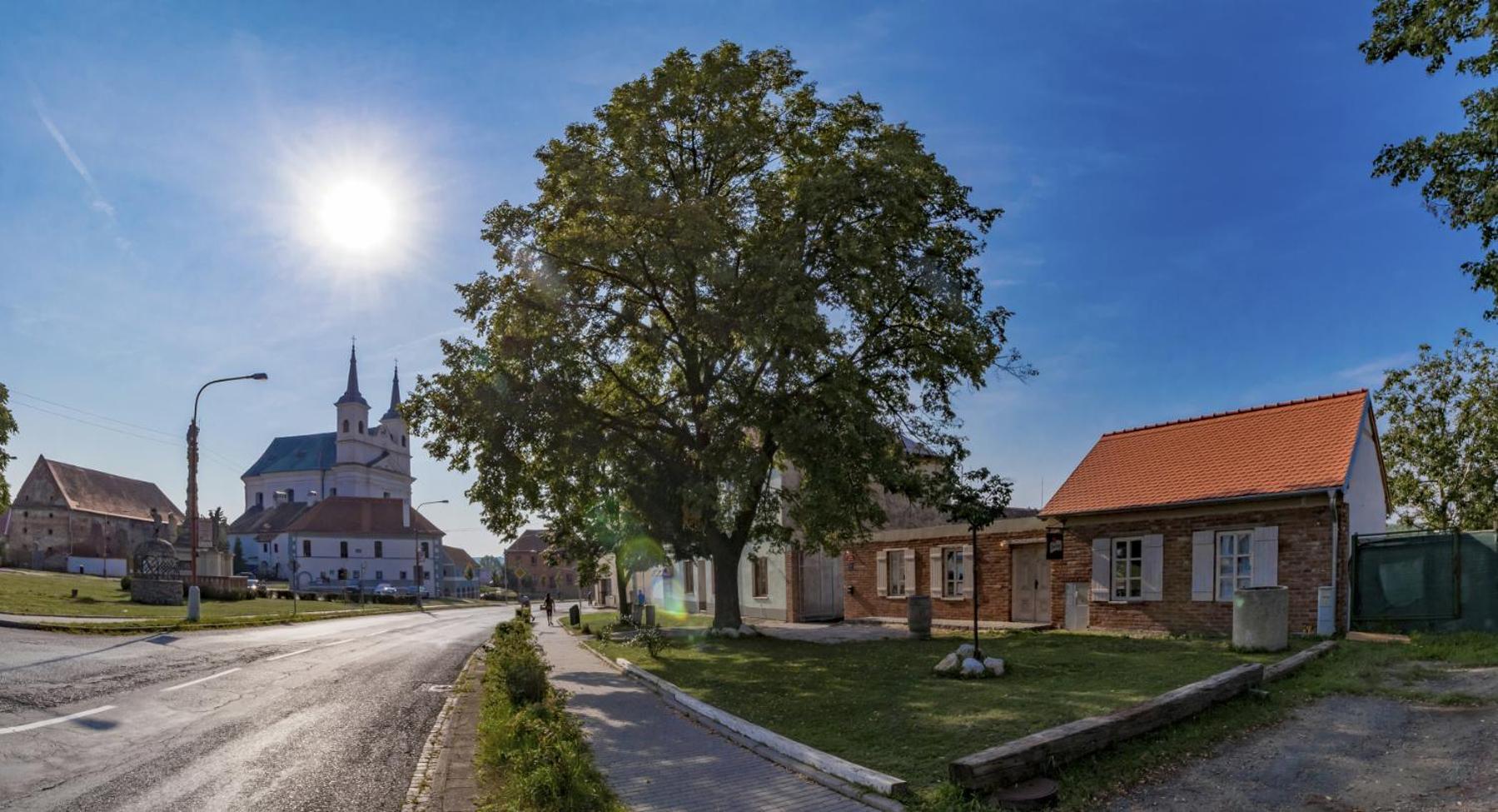 La Bobul Apartments Drnholec Buitenkant foto